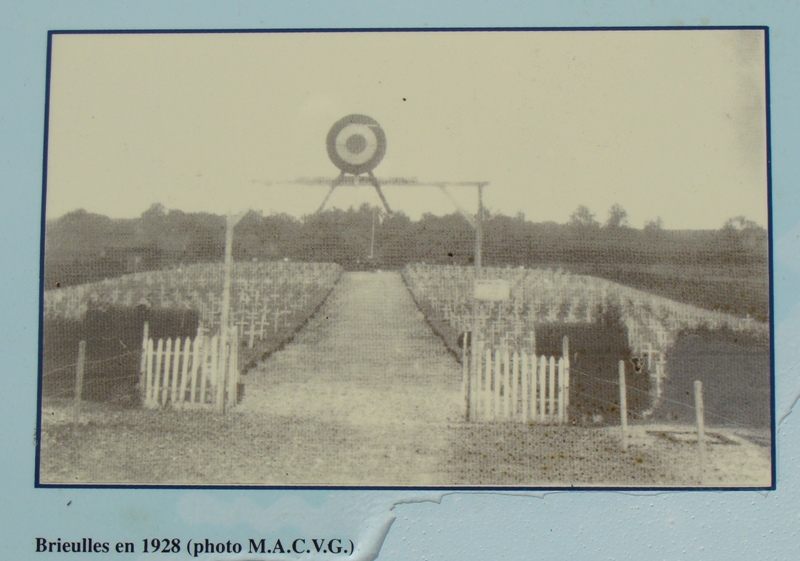 FRANCE FRANKRIJK BrieullessurMeuse (Meuse) Tombes belges dans