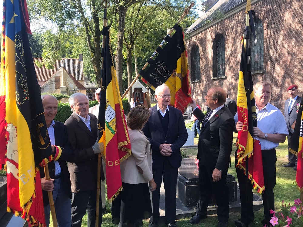 Lozer Huise Grafmonument W O II Op Het Kerkhof